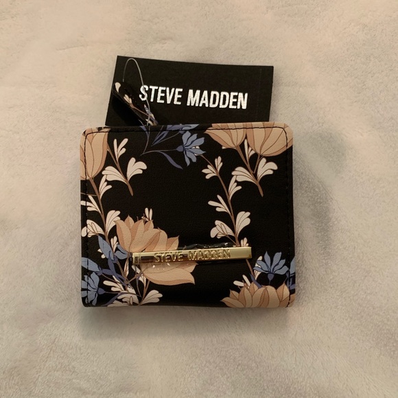 Steve Madden Handbags - Steve Madden wallet